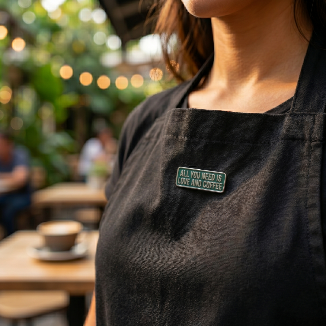 Kaffee-Pin All You Need is Love and Coffee – Bild 3